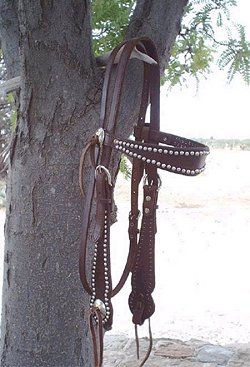 BR04 - Studded Western Bridle